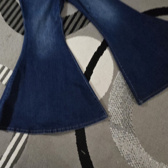 ELOQUII JEANS - Picture 2 of 10